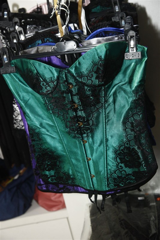 Cravate et Corset Opening